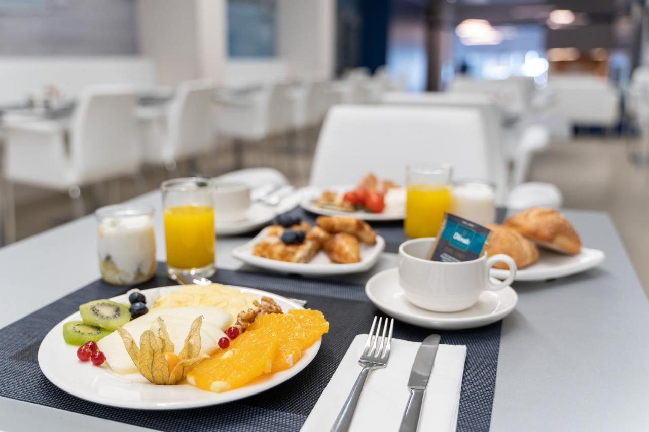 Eurostars Blue Coruna آكورونيا المظهر الخارجي الصورة